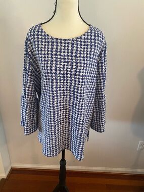 Tyler Boe XL bell sleeve top blue and white